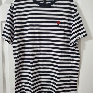 Black and white T-shirt skater style